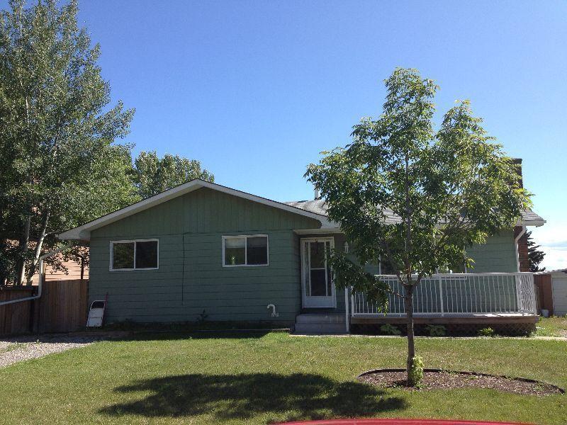 Cochrane basement suite for rent Jun 15th