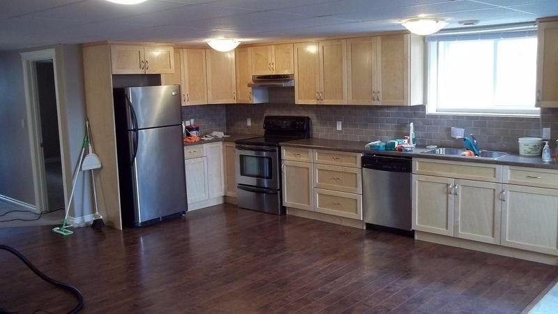 pet friendly 2 BR upstairs in 2 Family House on Rainbow