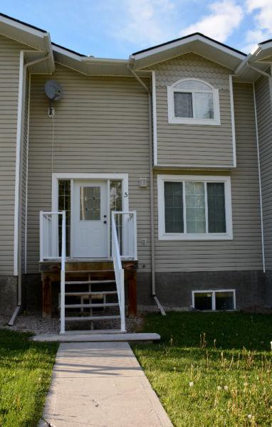Townhouse style condo in Edson