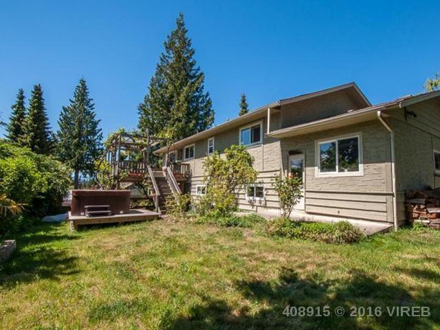 *NEW LISTING* 4 Bedroom Home in Qualicum Beach, Vancouver Island