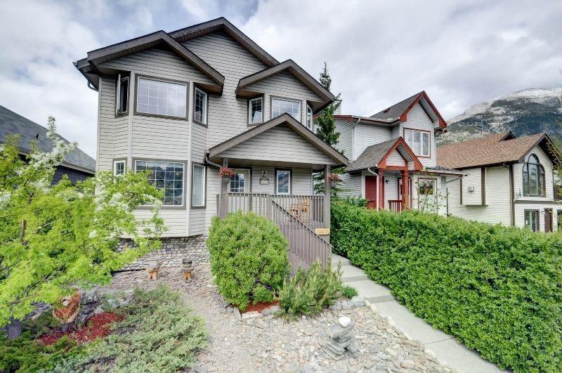 The perfect home with views and sun, plus nanny suite in Canmore