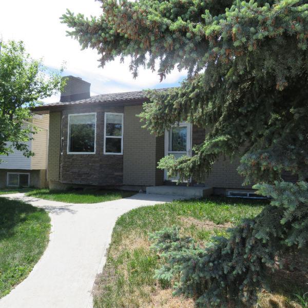 WHITEHORN BUNGALOW MAIN LEVEL -available August 1, 2016