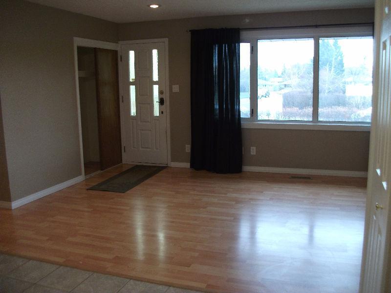 Attractive & clean upstairs suite for July 1