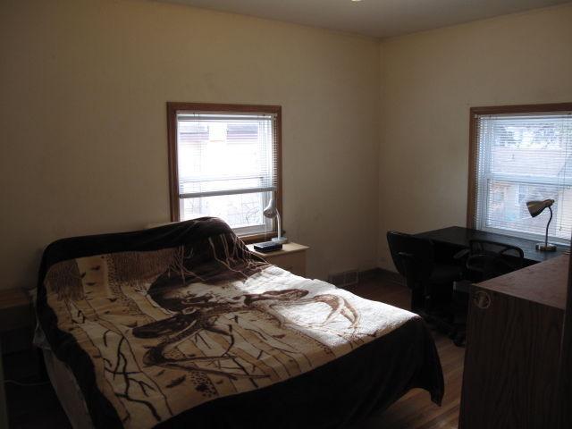 Furnished bedroom for couple in , $810/mo,Available July1