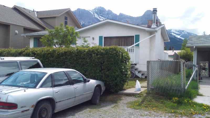 Room for rent in a two bedroom house (Canmore)