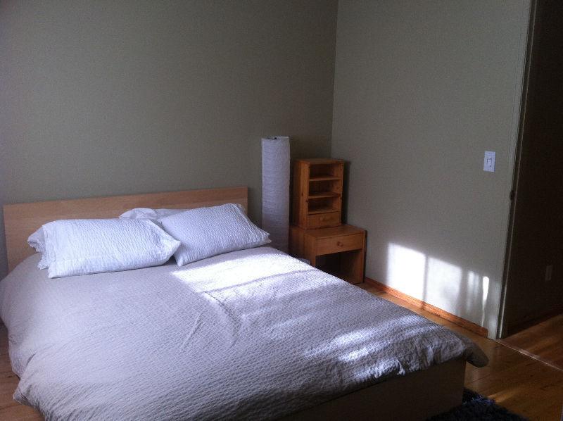 Room in Canmore townhouse (sunny side)