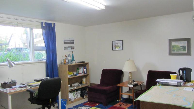 *1 BR Available* in a 3-BR Basement House University Area