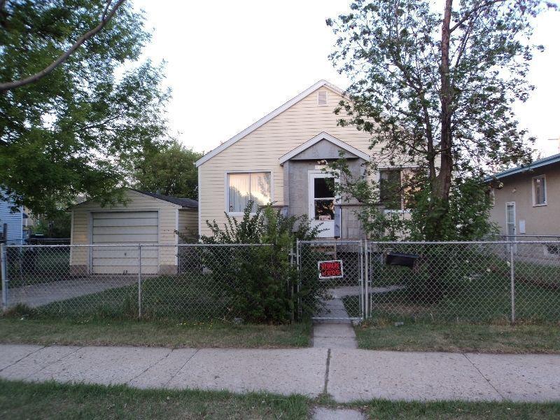 Looking for reliable roommate to share 3 bed north side bungalow