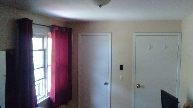 RooMforRenT~NORTH Edmt.JULY1