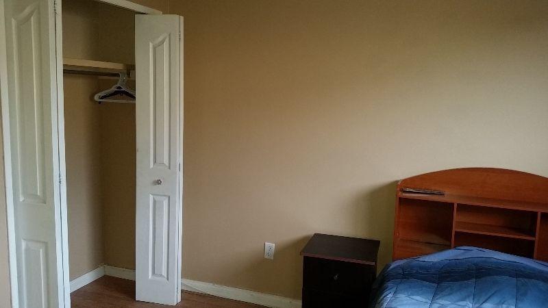 one room for rent in Thickwood