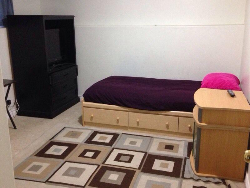 Room for rent in downtown