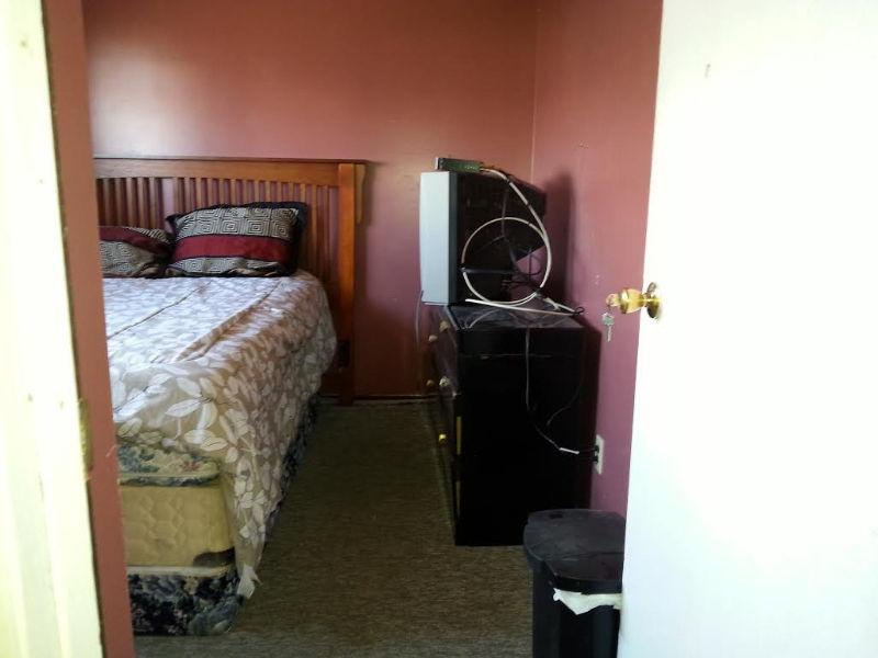 THICKWOOD-FURNISH KEYED ROOM FOR RENT TODAY@$60/N,$250/W,$750/M