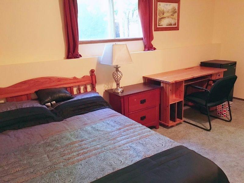 West side room for rent close to U of L