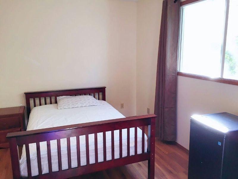 West side room for rent close to university