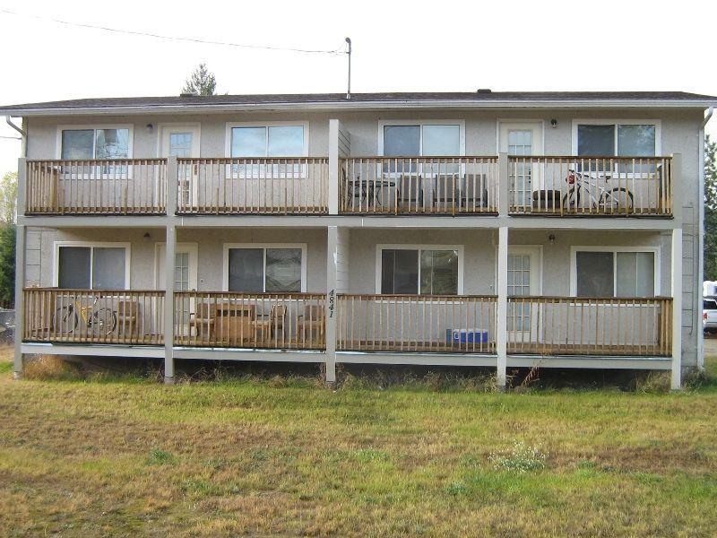 Large 1 bedroom apartment in the town of Barriere
