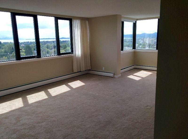 1 bdrm corner suite amazing views close to downtown and Oak Bay