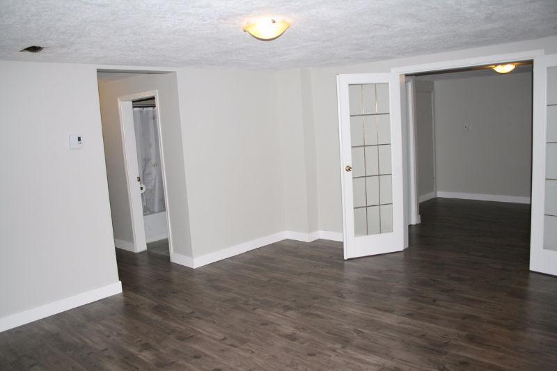 Large 1bedroom + office suite in Cordova Bay