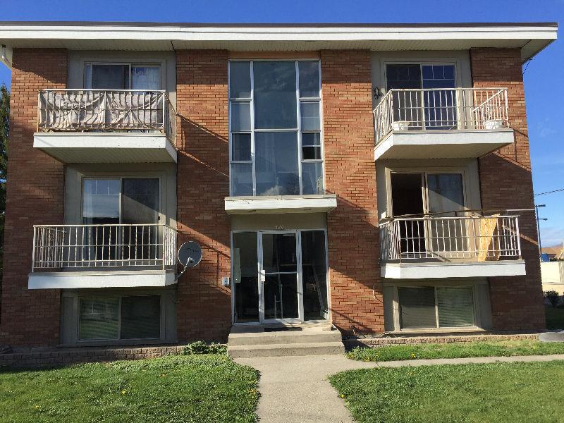 Adult oriented 2 bedroom unit in a 6plex for rent