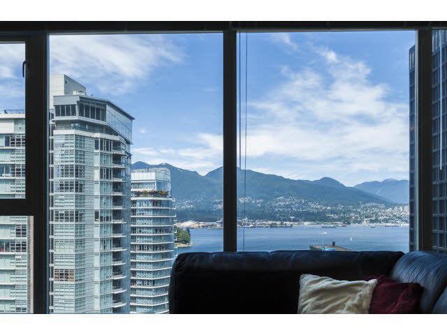 2 Bedroom Apartment in Coal Harbour with Million Dollar View!!!