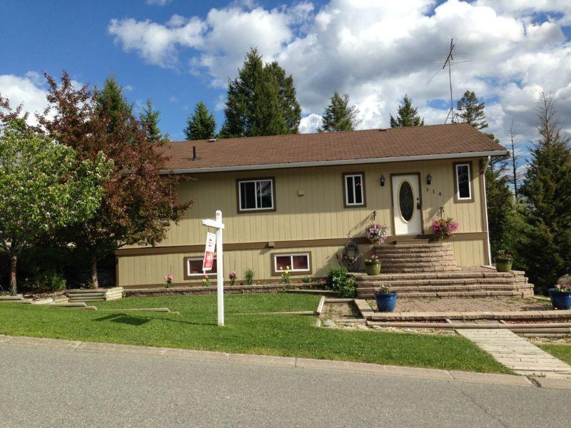 Lovely Home in Logan Lake - Come Enjoy a Quiet Lifestyle