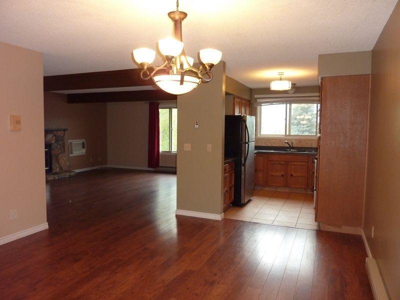 Glenmore 4 Bdr 3 BathTownhome. Pets Welcome!