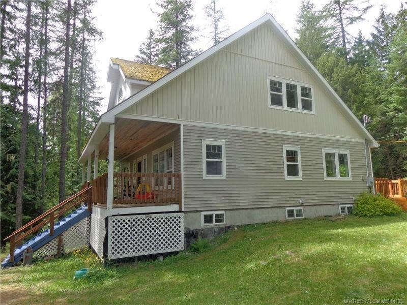 Large family home in Crawford Bay! (16244 Mountain Ash Rd)