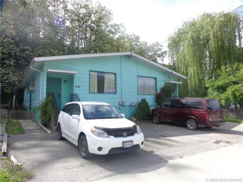 Rosemont Duplex with In-law Suite (1608 Vancouver St)