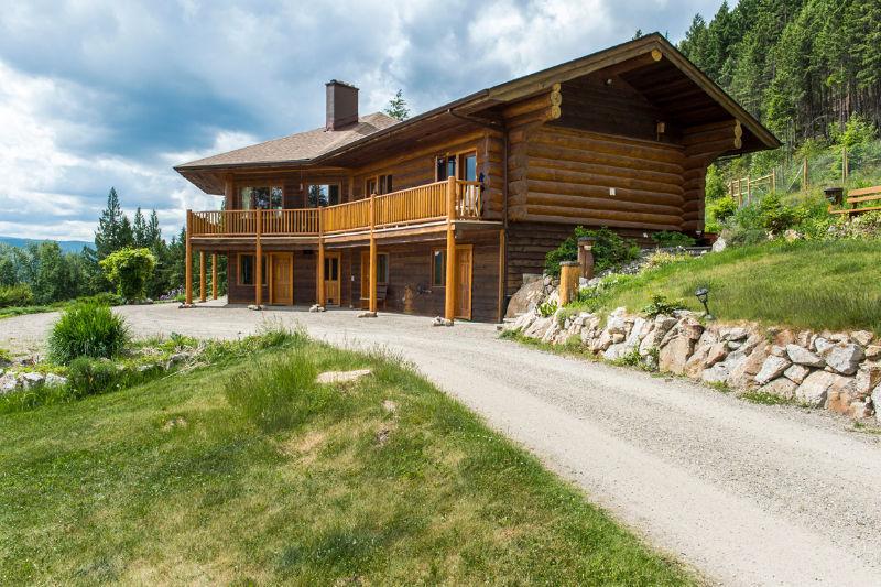 150 Cooper Road, Lumby - Outstanding Country Estate!