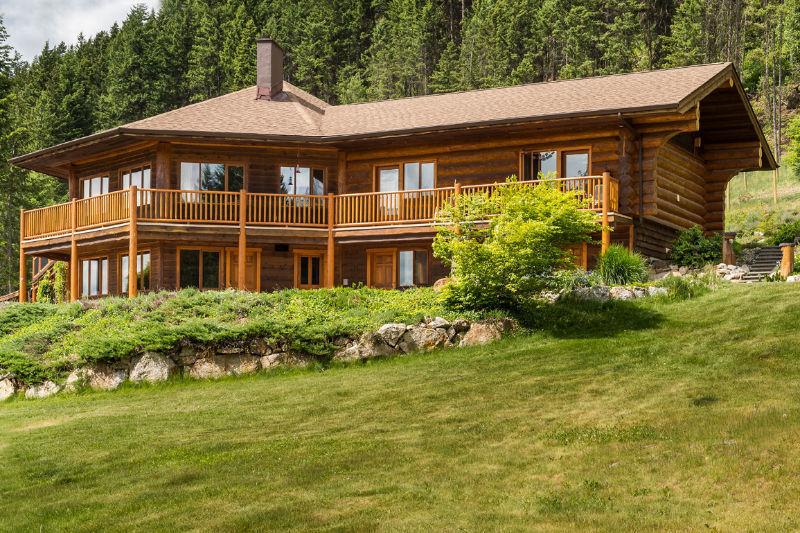 150 Cooper Road, Lumby - Outstanding Country Estate!