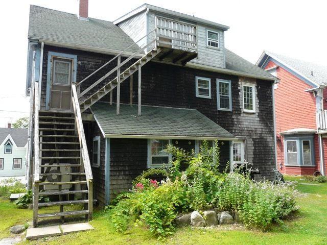 3 floor village house in Nova Scotia for artist or artisan
