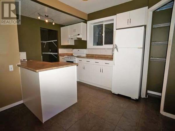 Downtown 2 Bed $1300 small dog ok