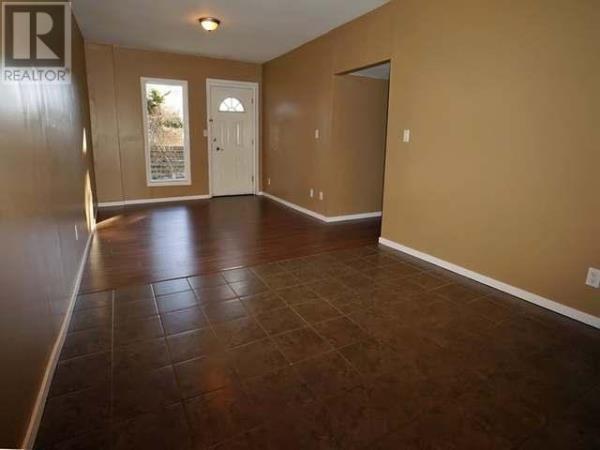 Downtown 2 Bed $1300 small dog ok