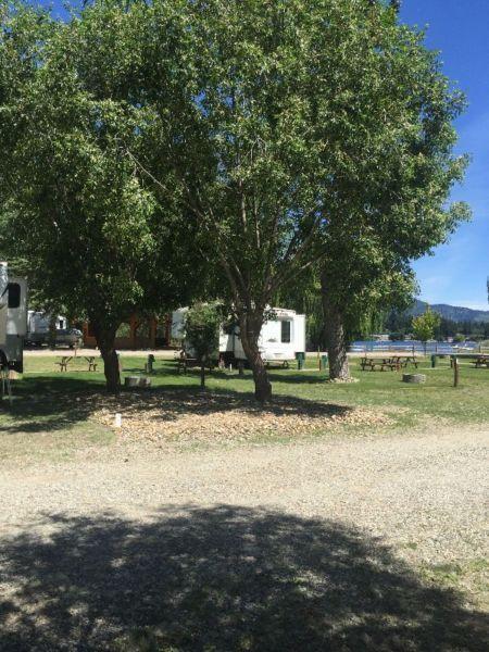 Shuswap Waterfront RV lot at Cottonwood Cove Resort