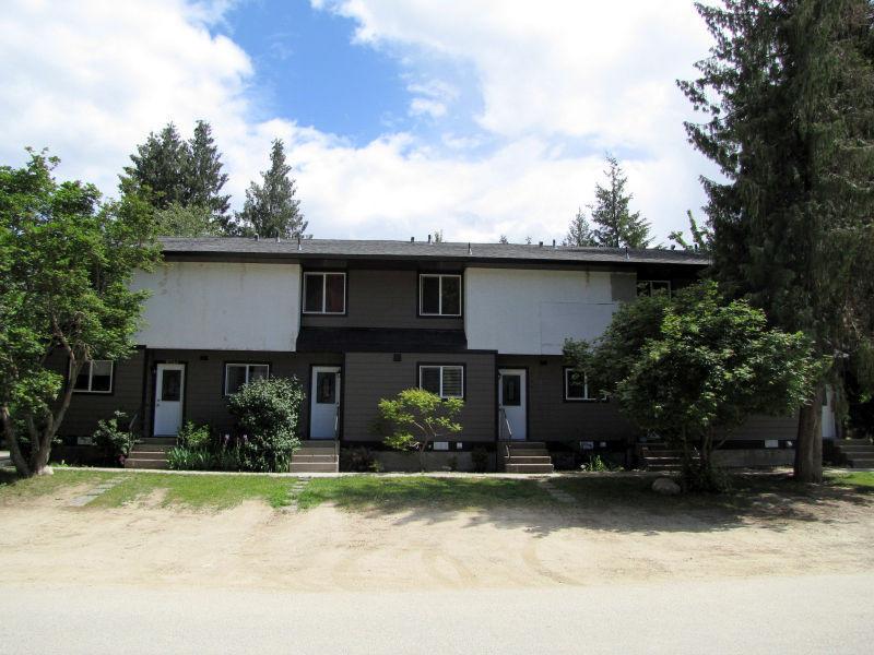 Sicamous - Investment Opportunity, Apartment Building