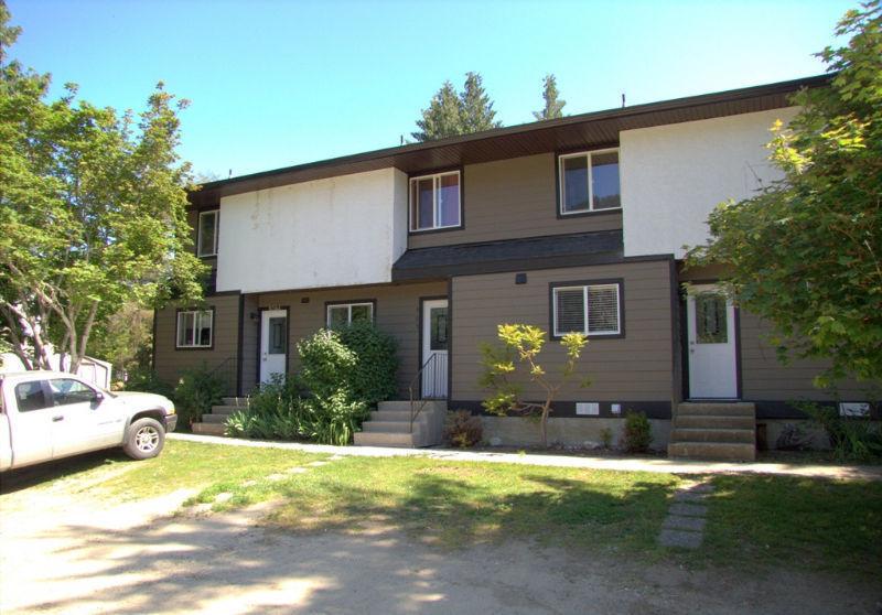 Sicamous - Investment Opportunity, Apartment Building