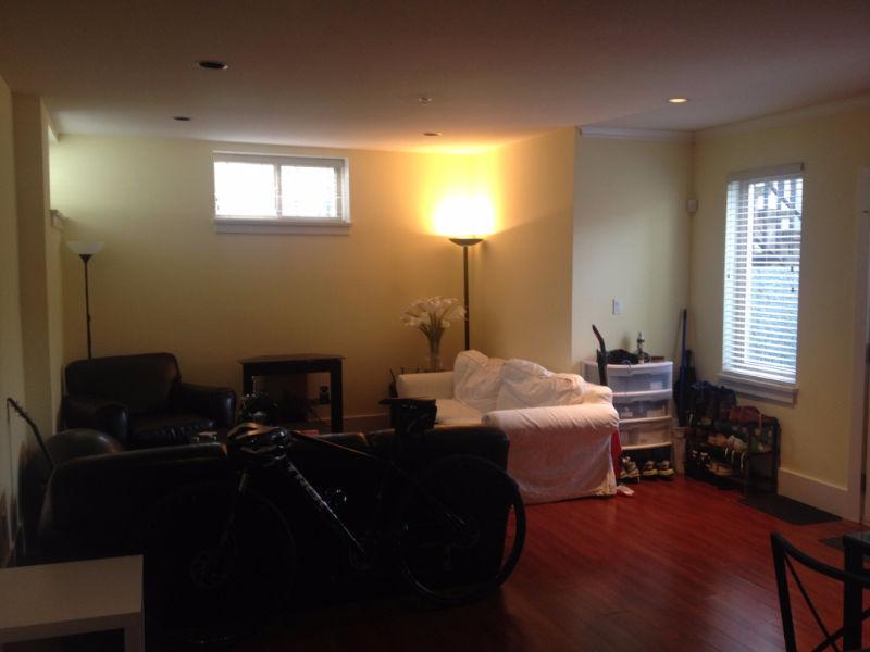 1 Bed Room for ONE person in a Spacious 2BR suite