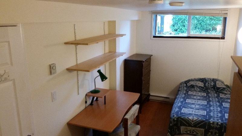 Daily $70 Weekly $250 Monthly $500 Room near University and D