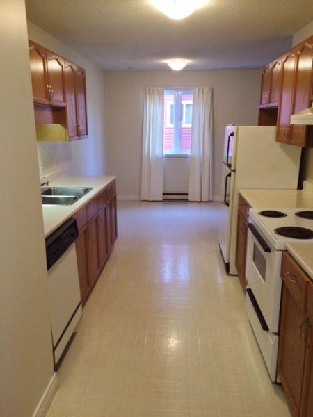 Great 2 BDRM Forest Hill $825