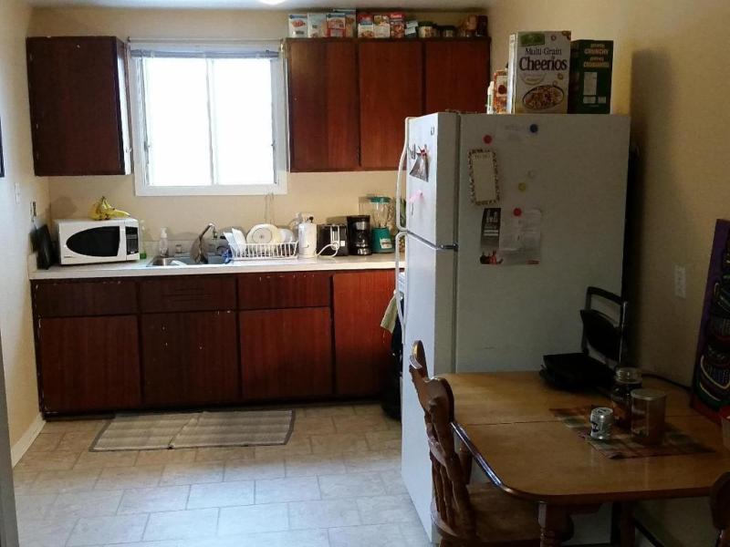 July/Aug/Sept 1st: 2 Bed minutes from UNB/STU!