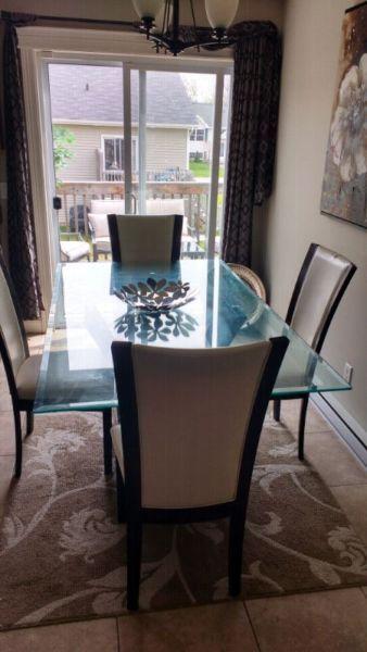 3 bdrm semi available july 1st