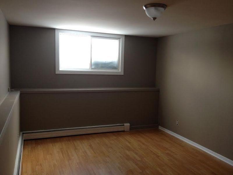 Spacious Three Bedroom Basement Apartment - $1050(HEAT INCLUDED)