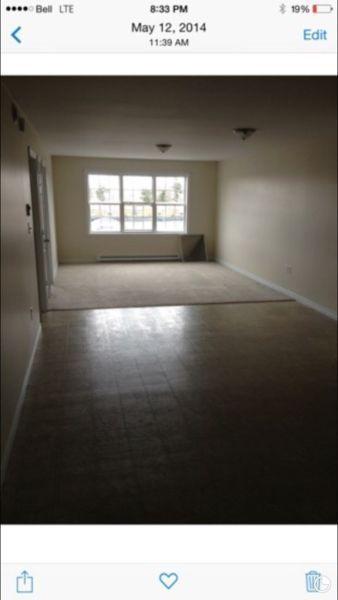 4 bedroom apartment 5 minutes from unb and st.thomas
