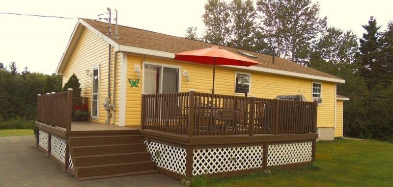 3Bedroom bungalow on private lot with In-Law suite