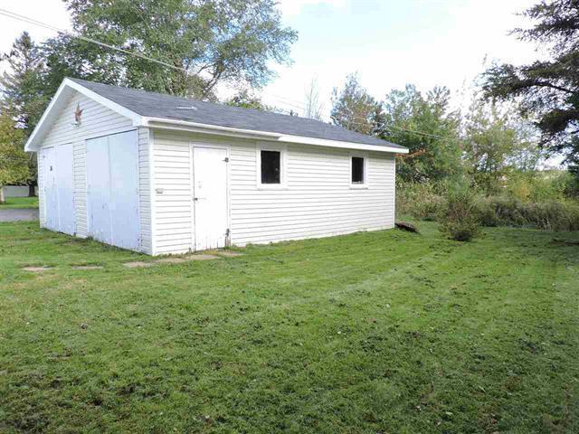 Perfect starter or retirement home close to downtown Amherst!