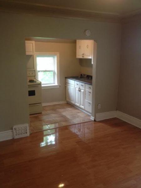 2 spacious units available in Duplex