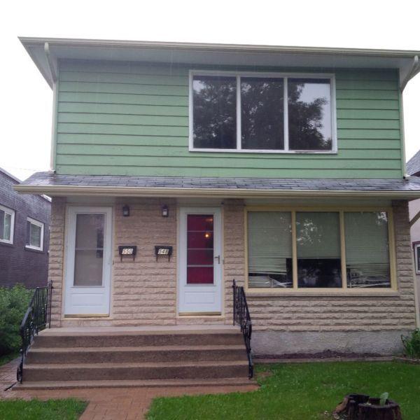 St. Boniface Upper Duplex - close to hospital, schools and bus