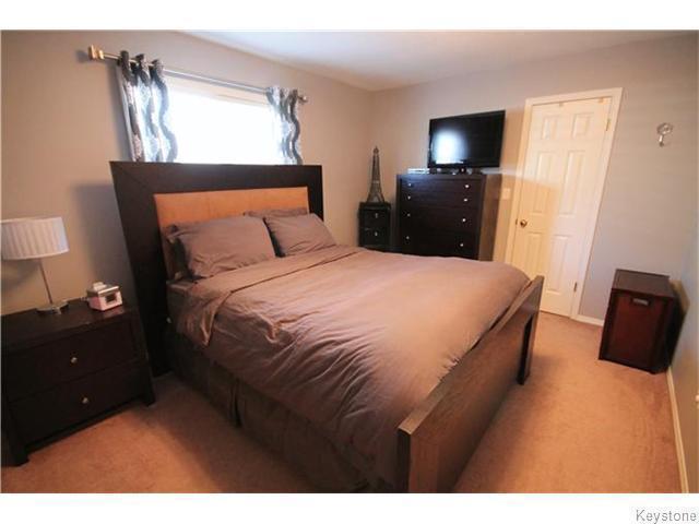 west kildonan , kingsbury Ave and main st ,4 bedrooms for rent