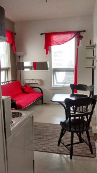 Bachelor Apartment located in Chatham!