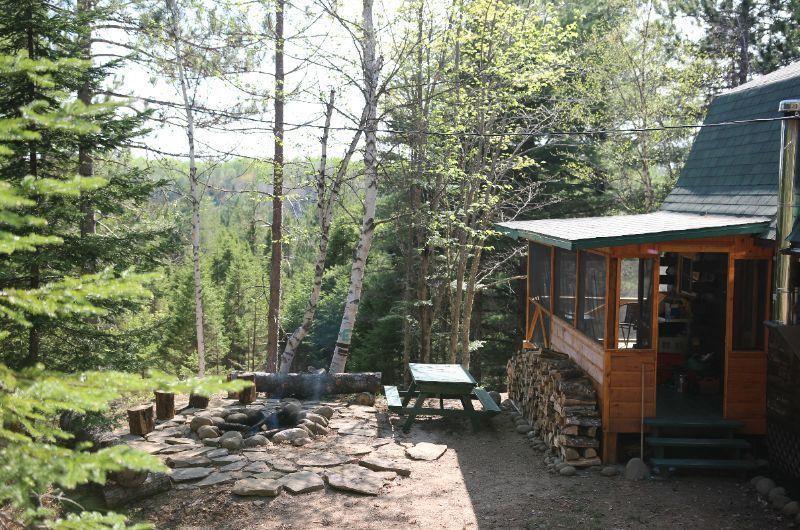 Beautiful log fishing cabin on the  for rent