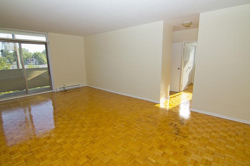 Scenic Views, Renovated Apts! 1 & 2 BDRMS for Rent!